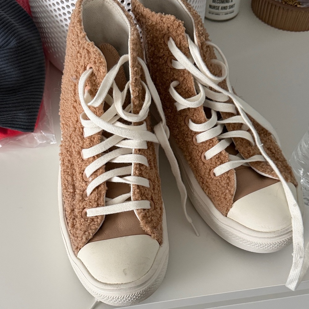Converse Teddy Fuzz High-Top Sneakers in Tan and White size 6.5! Brand new!!
